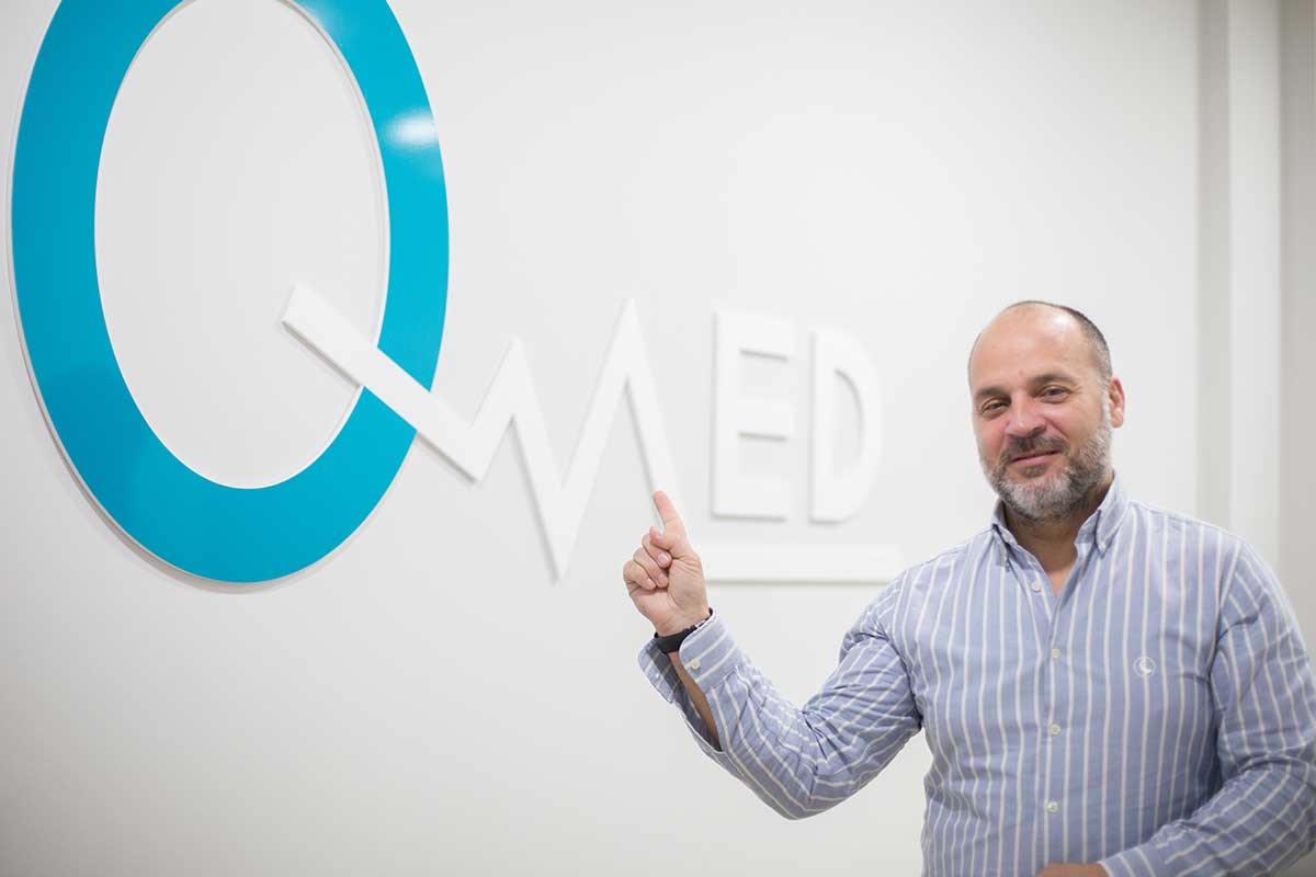 Javier Molina, el ganador de nuestro sorteo de injerto capilar robotizado, en QMED Vigo